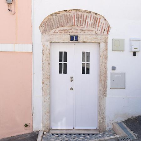 Classic Lisbon Homes: Bright & Central In Belem Exterior photo
