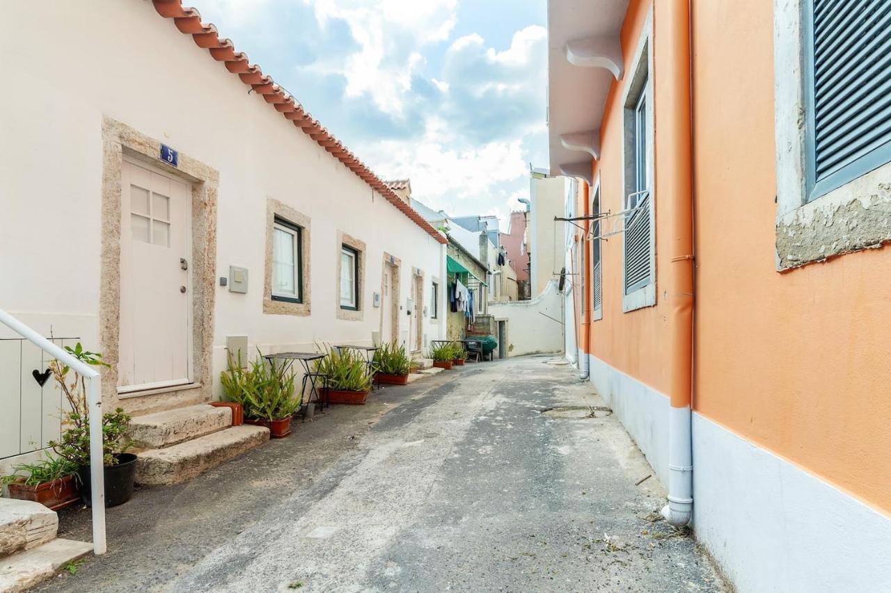 Classic Lisbon Homes: Bright & Central In Belem Exterior photo